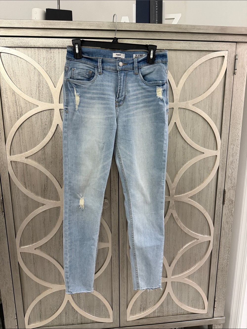 Kensie Light Blue Distressed Ankle Jeans